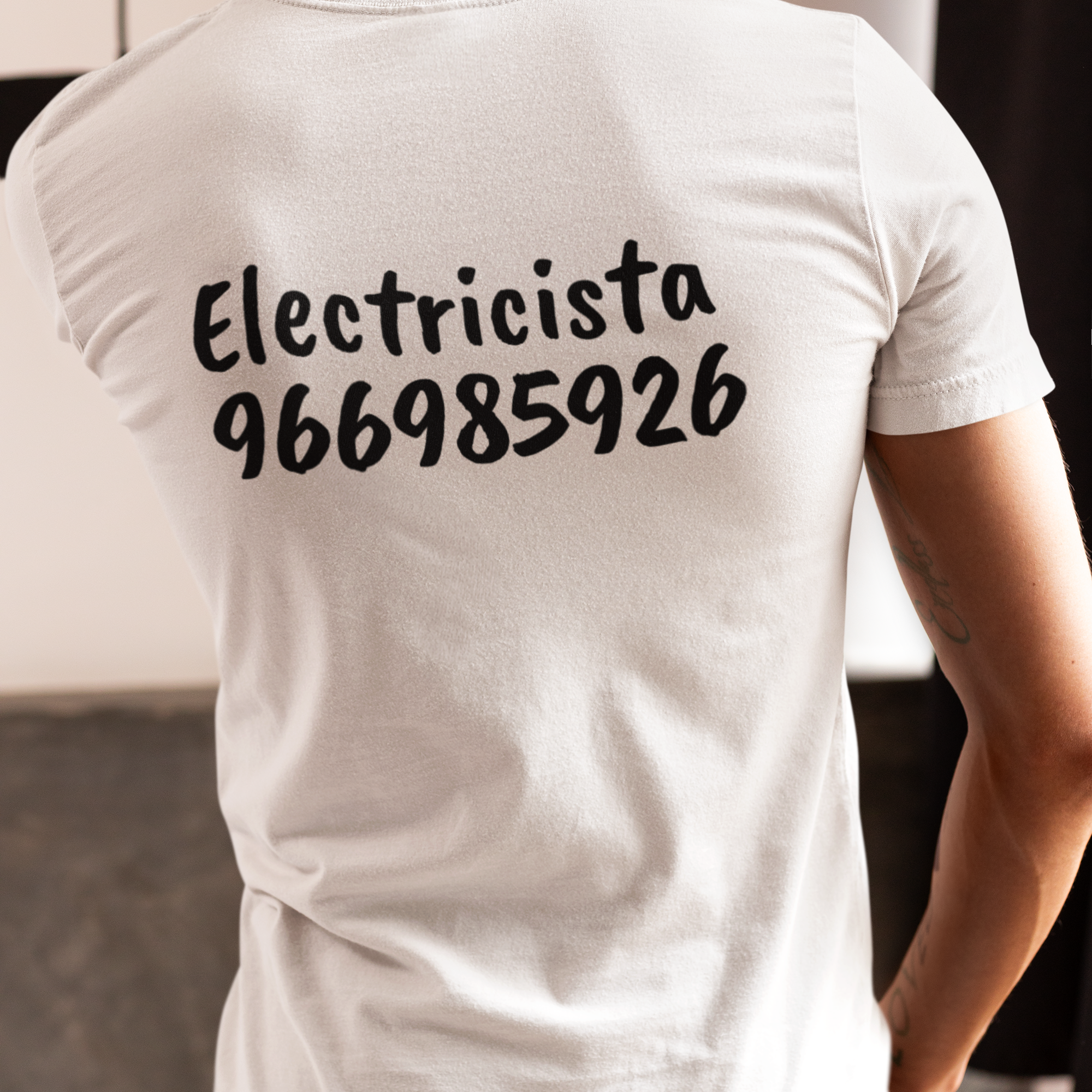 👕 T-shirt Profissional Personalizada – "Electricista" ⚡