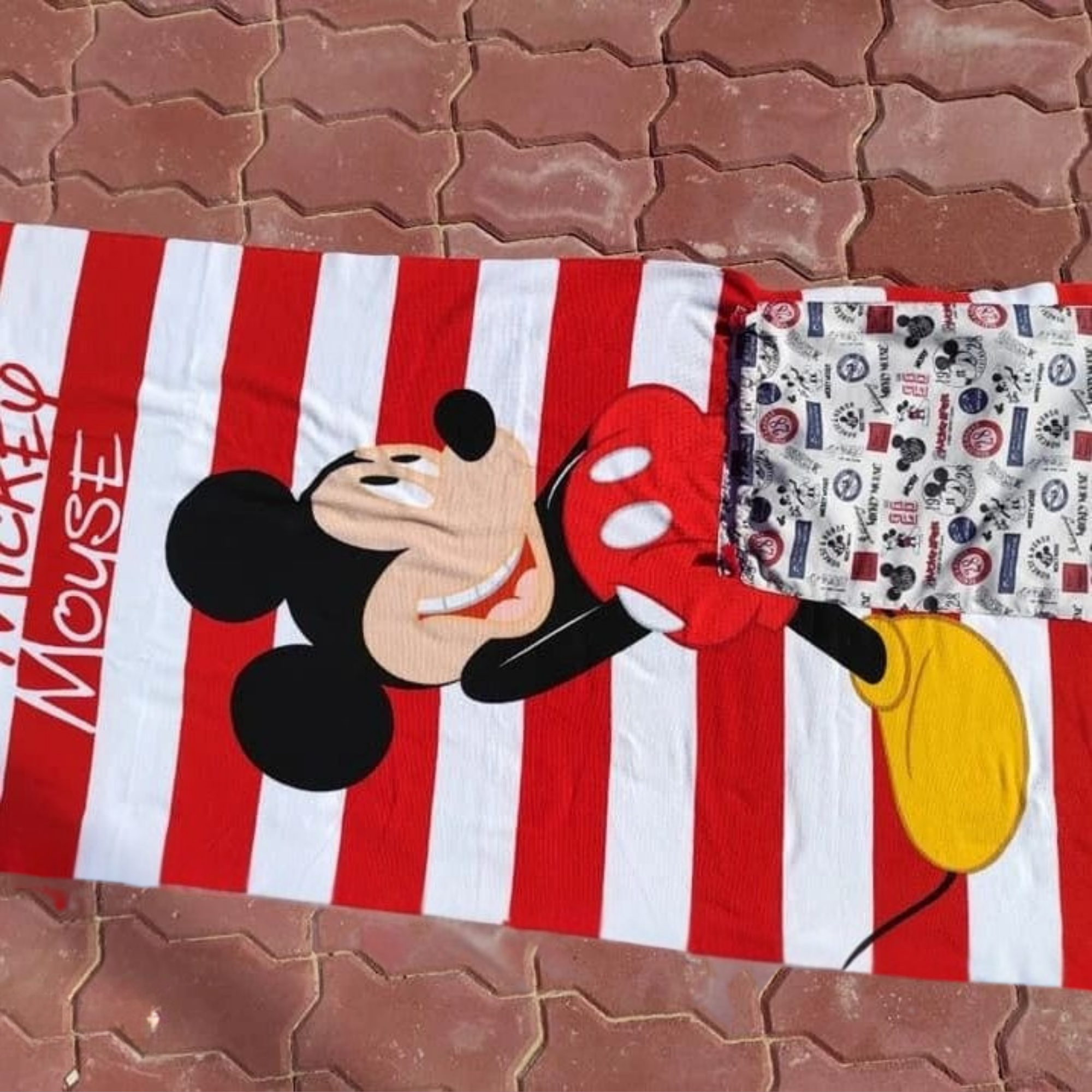 Toalha-Mochila Mickey – Prática e Divertida!