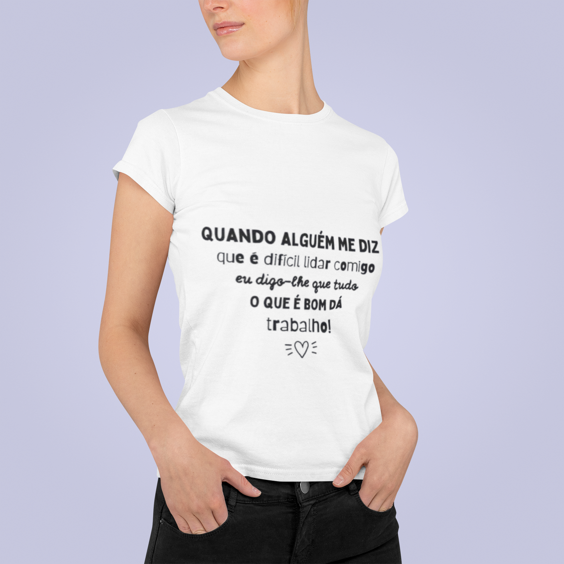 T-shirt Feminina “Nunca Subestime uma Mulher que Nasceu em Julho – Orgulho Benfiquista”